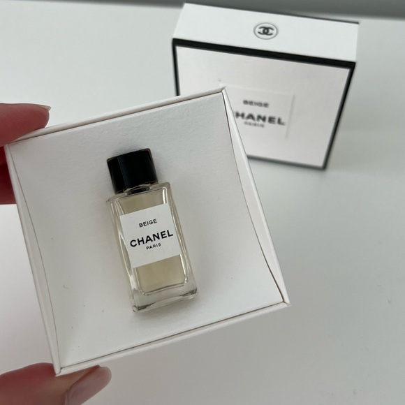 Chanel Beige Mini - Picture 2 of 3